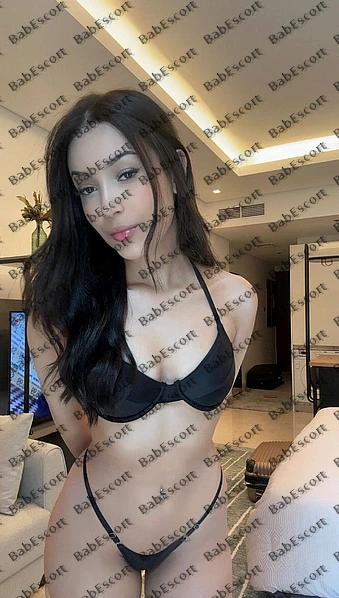 Mianna 20 year old Italian, Mixed, Slim, Brown, Medium, Breast size B escort in Dubai photo 1