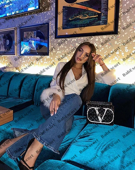 Sonya 25 year old Ukrainian, Caucasian (white), Curvy, Brown, Medium, Breast size B escort in Dubai photo 1