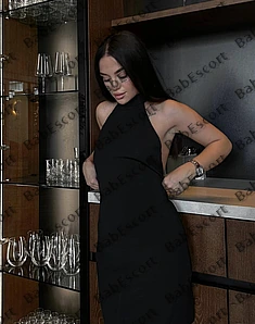 Serena 24 year old Russian, Caucasian (white), Slim, Black, Long, Breast size A escort in Dubai thumbnail 2