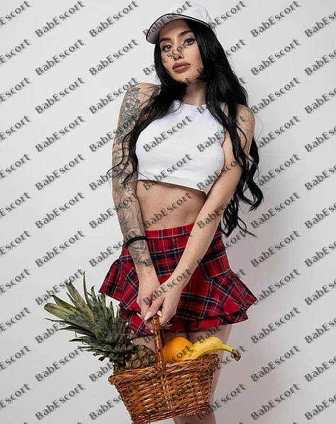 Camila 23 year old Russian, Caucasian (white), Curvy, Black, Long, Breast size B escort in Dubai photo 1