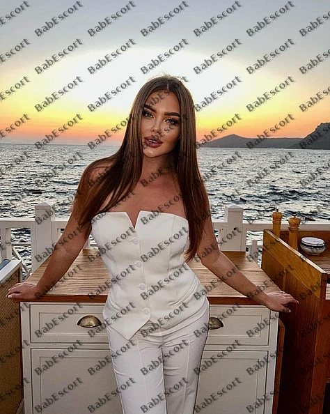 Daphne 27 year old Belarussian, Caucasian (white), Slim, Brown, Long, Breast size B escort in Dubai photo 1