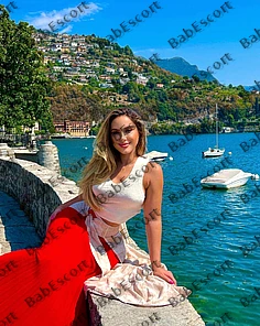 Daisy 28 year old American, Latin, Curvy, Blonde, Long, Breast size B escort in Dubai thumbnail 3