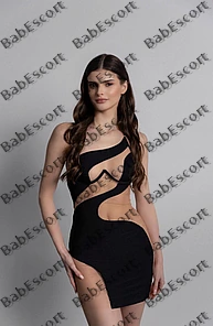 Renata 19 year old French, Mixed, Slim, Brown, Long, Breast size B escort in Dubai thumbnail 2