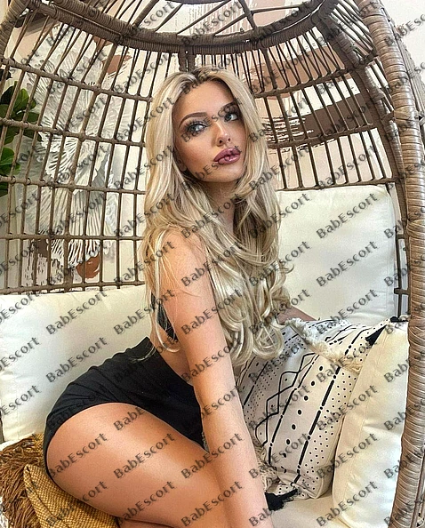 Elizabeth 21 year old Russian, Caucasian (white), Busty, Blonde, Long, Breast size D escort in Dubai photo 1