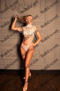 Alexsa 30 year old Romanian, Mixed, Slim, Brown, Long, Breast size B escort in Dubai thumbnail 3