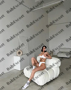 Hannah 22 year old Russian, Caucasian (white), Slim, Brown, Long, Breast size A escort in Dubai thumbnail 6