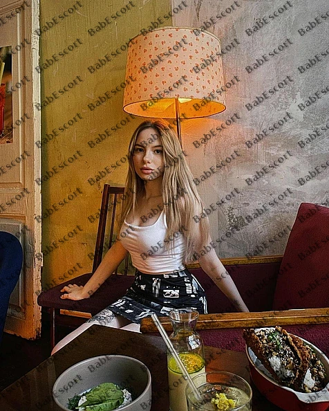 Hadley 22 year old Ukrainian, Caucasian (white), Slim, Blonde, Long, Breast size B escort in Dubai photo 1