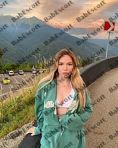 Hadley 22 year old Ukrainian, Caucasian (white), Slim, Blonde, Long, Breast size B escort in Dubai thumbnail 5