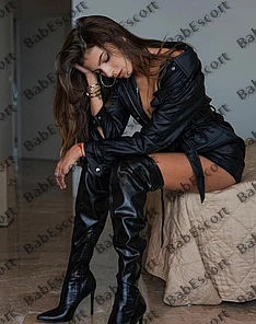 Jasmine 25 year old Austrian, Mixed, Curvy, Brown, Long, Breast size B escort in Dubai