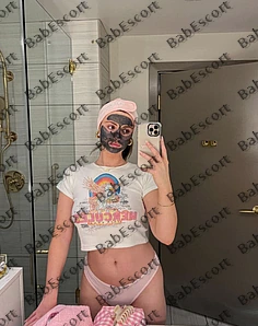 Lauren 25 year old Russian, Caucasian (white), Curvy, Blonde, Long, Breast size C escort in Dubai thumbnail 3