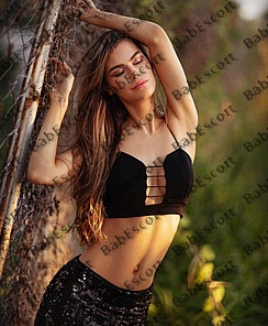 Luna 27 year old German, Mixed, Slim, Brown, Long, Breast size B escort in Dubai thumbnail 7