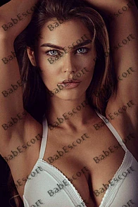 Luna 27 year old German, Mixed, Slim, Brown, Long, Breast size B escort in Dubai thumbnail 8