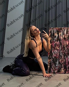 Madison 25 year old Russian, Caucasian (white), Curvy, Blonde, Long, Breast size C escort in Dubai