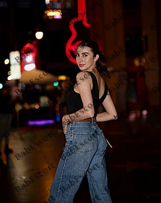 Penelope 23 year old Ukrainian, Caucasian (white), Busty, Brown, Medium, Breast size B escort in Abu Dhabi