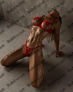 Lali 30 year old French, Mixed, Athletic, Blonde, Medium, Breast size C escort in Dubai thumbnail 5