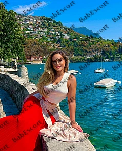 Daisy 28 year old American, Latin, Curvy, Blonde, Long, Breast size B escort in Abu Dhabi thumbnail 3