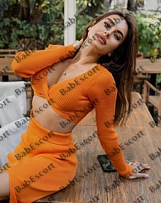 India 27 year old German, Caucasian (white), Curvy, Brown, Long, Breast size C escort in Abu Dhabi thumbnail 4