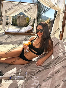 Rose 29 year old Spanish, Mixed, Slim, Brown, Medium, Breast size C escort in Dubai