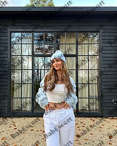 Lauren 25 year old Russian, Caucasian (white), Curvy, Blonde, Long, Breast size C escort in Abu Dhabi thumbnail 2