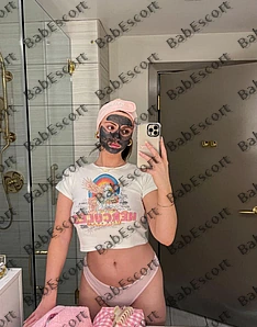 Lauren 25 year old Russian, Caucasian (white), Curvy, Blonde, Long, Breast size C escort in Abu Dhabi thumbnail 3