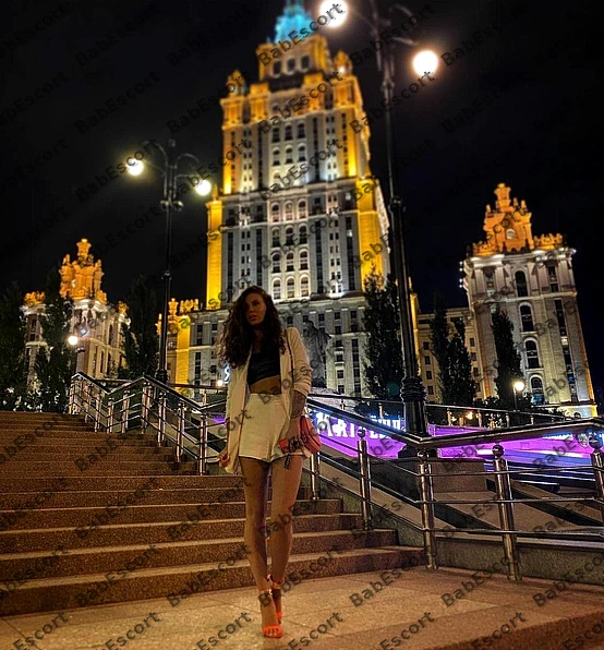 Laura 24 year old Russian, Mixed, Slim, Brown, Long, Breast size A escort in Abu Dhabi photo 1