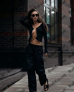 Laura 24 year old Russian, Mixed, Slim, Brown, Long, Breast size A escort in Abu Dhabi thumbnail 2