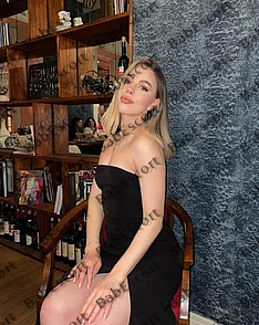 Naomi 19 year old Ukrainian, Caucasian (white), Slim, Blonde, Long, Breast size A escort in Abu Dhabi thumbnail 4