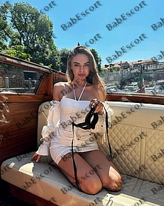 Phoenix 25 year old Ukrainian, Caucasian (white), Curvy, Blonde, Bald, Breast size C escort in Abu Dhabi thumbnail 3