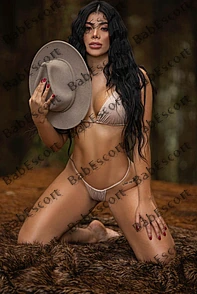Serena 26 year old Spanish, Hispanic, Curvy, Black, Long, Breast size C escort in Abu Dhabi thumbnail 3