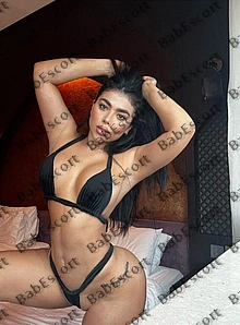 Serena 26 year old Spanish, Hispanic, Curvy, Black, Long, Breast size C escort in Abu Dhabi thumbnail 5