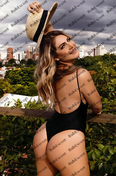 Simone 25 year old Ukrainian, Mixed, Curvy, Blonde, Long, Breast size B escort in Abu Dhabi photo 1