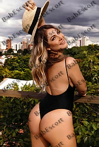Simone 25 year old Ukrainian, Mixed, Curvy, Blonde, Long, Breast size B escort in Abu Dhabi