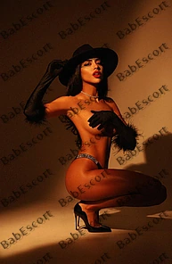 Vanessa 23 year old Polish, Mixed, Slim, Black, Long, Breast size B escort in Abu Dhabi