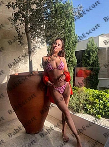 Willow 28 year old Spanish, Hispanic, Slim, Brown, Long, Breast size B escort in Abu Dhabi thumbnail 3