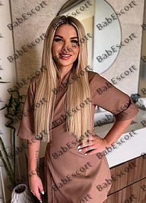 Vita 31 year old French, Mixed, Slim, Blonde, Medium, Breast size B escort in Dubai thumbnail 3