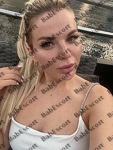 Vita 31 year old French, Mixed, Slim, Blonde, Medium, Breast size B escort in Dubai thumbnail 5