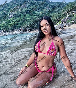 Hestia 25 year old Brazilian, Latin, Curvy, Black, Long, Breast size B escort in Abu Dhabi