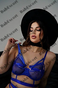 Thyra 24 year old Czech, Mixed, Slim, Brown, Long, Breast size B escort in Abu Dhabi thumbnail 9