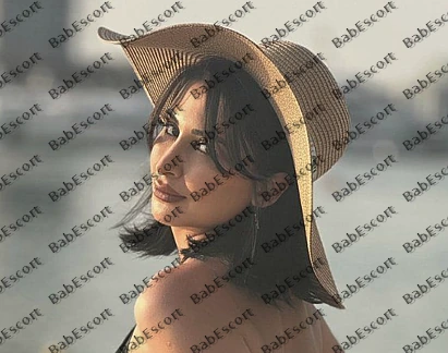 Izzy 29 year old Italian, Mixed, Slim, Brown, Medium, Breast size B escort in Dubai photo 1