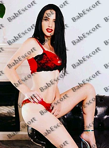 Sasha 30 year old British, Caucasian (white), Athletic, Black, Long, Breast size B escort in Sharjah