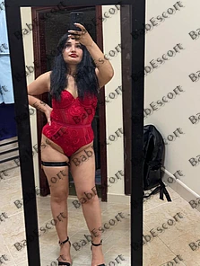 Gloriana 29 year old Spanish, Hispanic, BBW, Black, Medium, Breast size B escort in Dubai thumbnail 3
