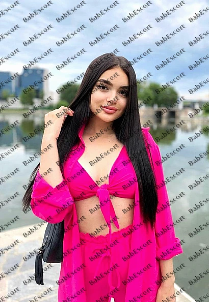 Vika 19 year old Russian, Caucasian (white), Curvy, Black, Long, Breast size C escort in Sharjah photo 1